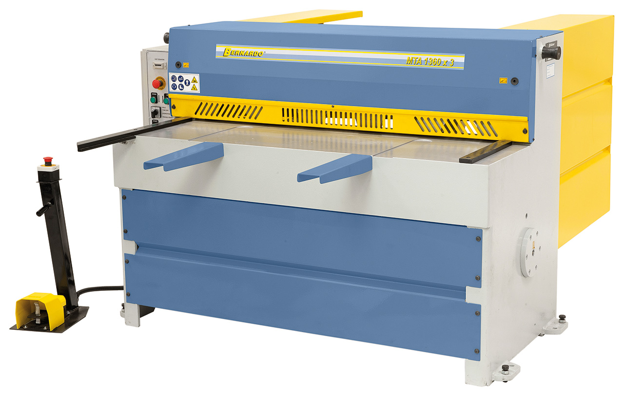 Gilotyna, nożyce gilotynowe mechaniczne MTA 1360 x 3 (sterowanie ręczne) BERNARDO
