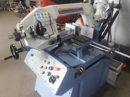 Instalacja piły (MBS 300), frezarki (UWF 110) oraz tokarki (TITAN 800) w Grójcu