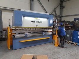 Instalacja prasy krawędziowej AKPL 3200 Bernardo 