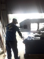 Instalacja szlifierki do wałków i otworów serii URS oraz przecinarki taśmowej serii DGS